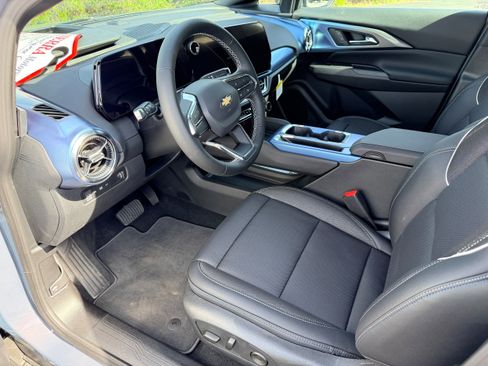 New 2026 Chevrolet Equinox EV LT w/ Convenience Package II image 10