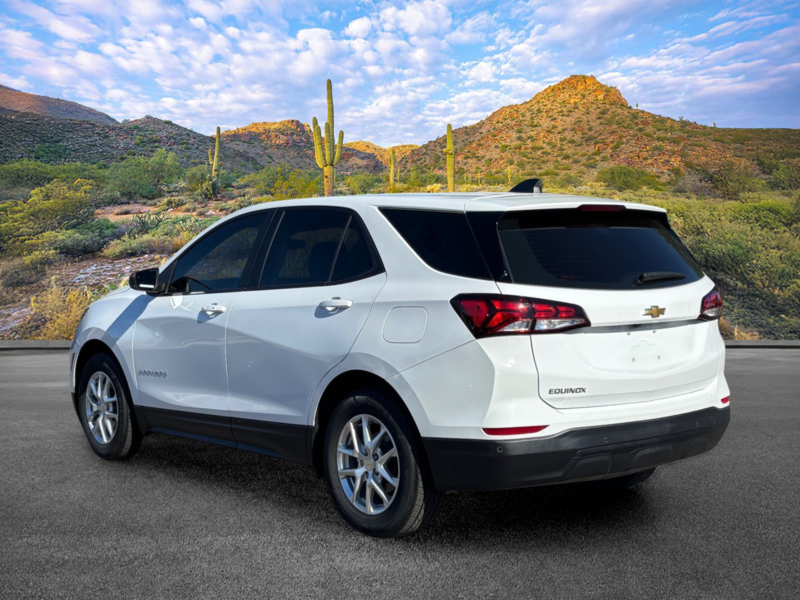 Used 2024 Chevrolet Equinox LS w/ Driver Confidence II Package FWD image 6