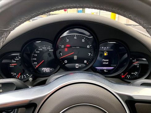 Used 2018 Porsche 911 Carrera RWD image 22