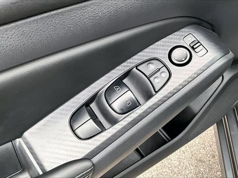 Used 2025 Nissan Altima 2.5 SV FWD image 35