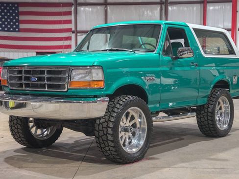 Used 1995 Ford Bronco XLT AWD/4WD image 1