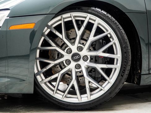 Used 2017 Audi R8 V10 w/ Carbon Exterior Package image 8