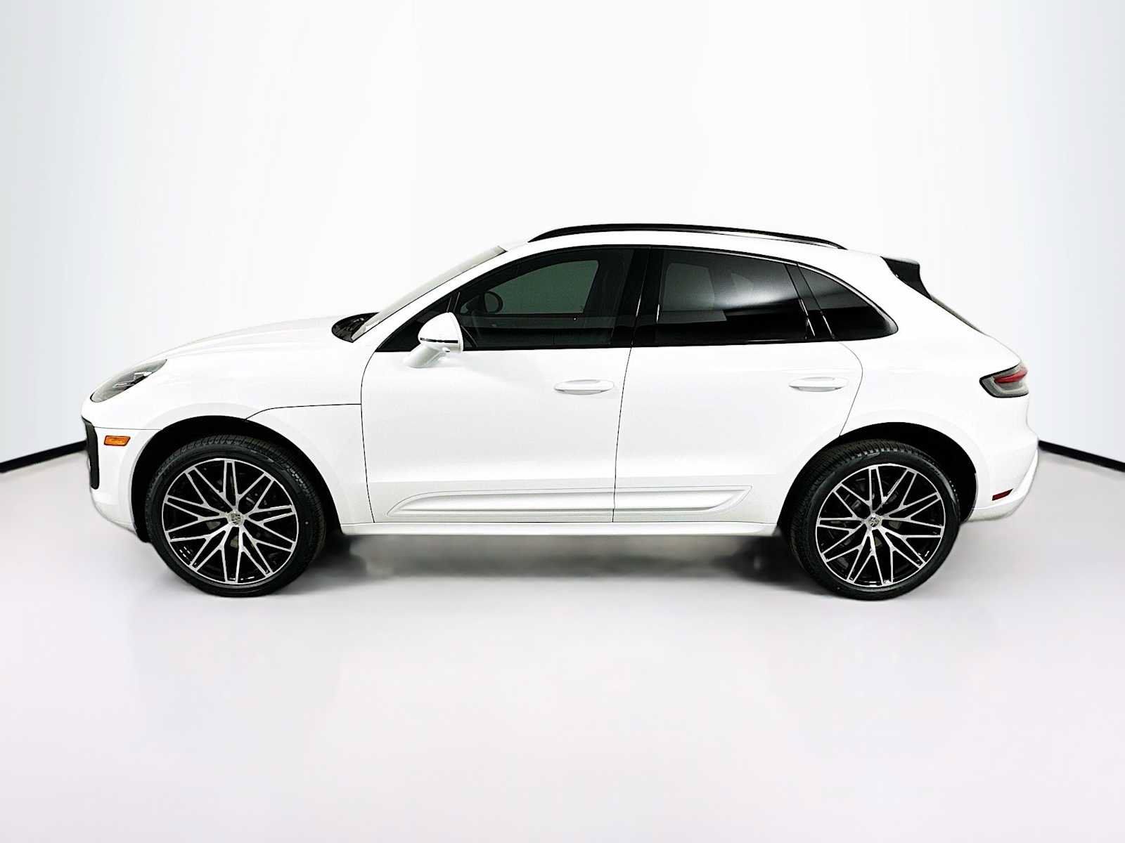 Used 2026 Porsche Macan AWD/4WD image 2
