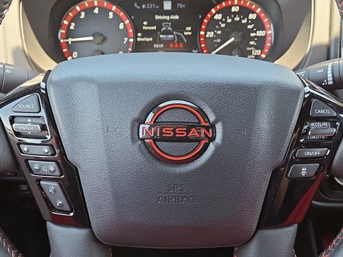 Used 2025 Nissan Frontier PRO-4X w/ Pro Premium Package AWD/4WD image 17