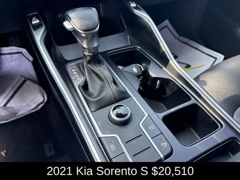 Used 2021 Kia Sorento S FWD image 30