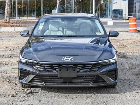 New 2026 Hyundai Elantra Limited image 4