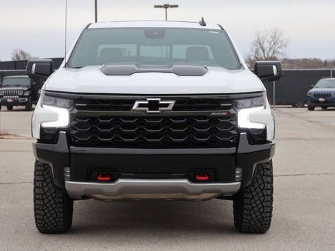 Used 2024 Chevrolet Silverado 1500 ZR2 w/ Technology Package AWD/4WD image 2