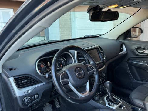 Used 2016 Jeep Cherokee Trailhawk image 15