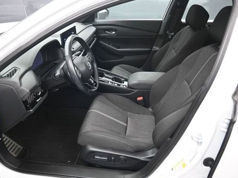 Used 2023 Honda Accord Sport image 9