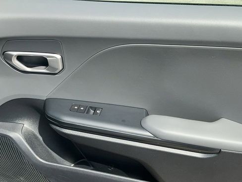 Used 2025 Kia K4 LXS image 19