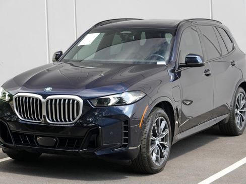 Used 2024 BMW X5 xDrive50e w/ M Sport Package AWD/4WD image 53