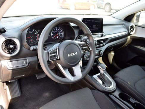 Used 2023 Kia Forte LXS FWD image 17