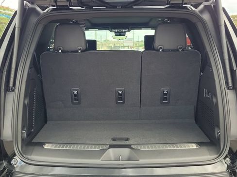 New 2026 GMC Yukon Denali w/ Denali Reserve Package AWD/4WD image 8