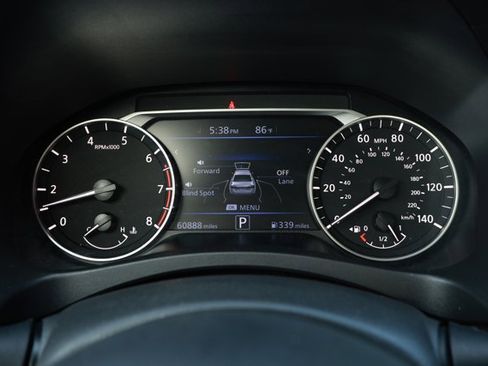 Used 2024 Nissan Altima 2.5 SV FWD image 12