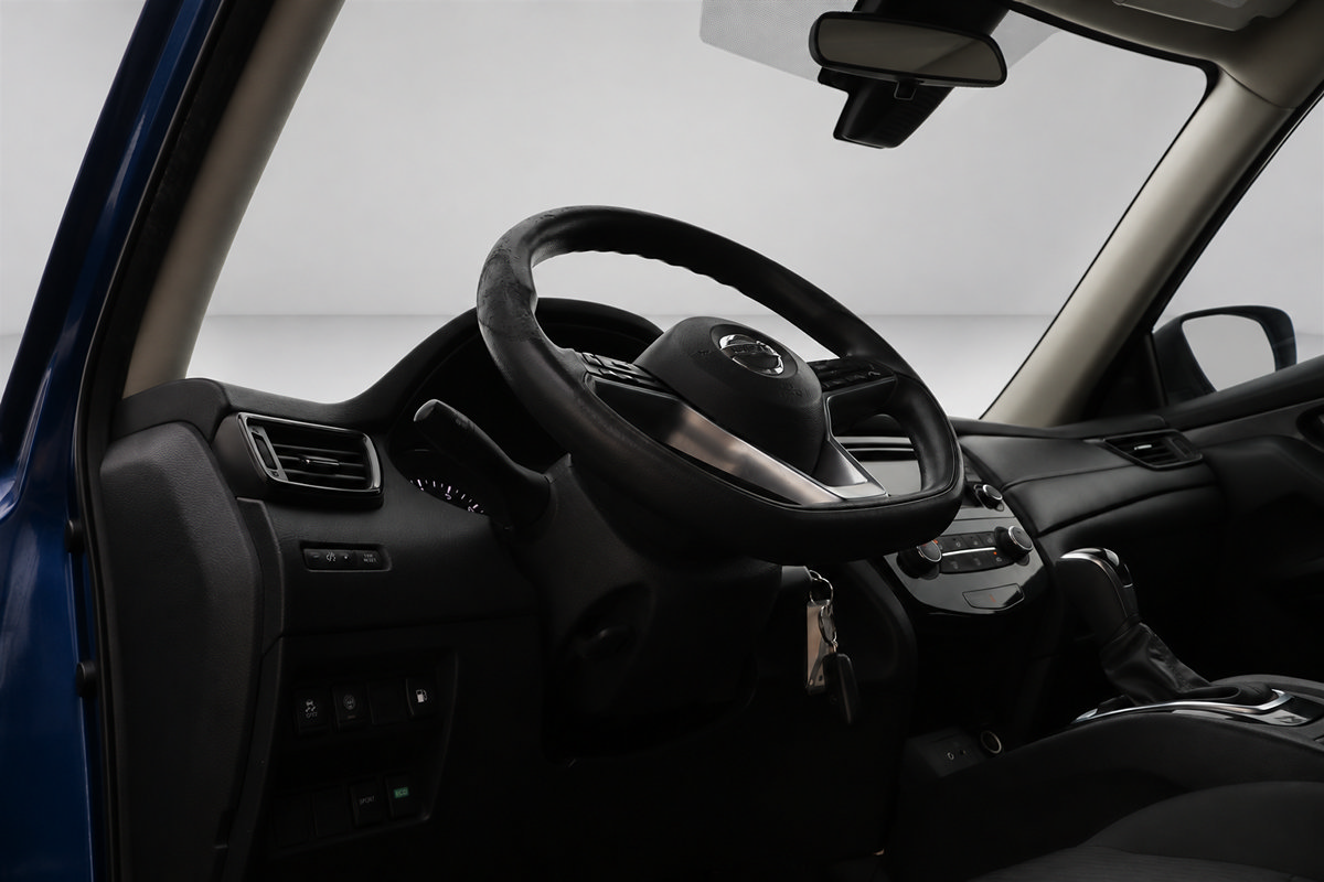 Used 2020 Nissan Rogue S FWD image 27