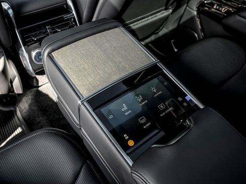 New 2026 Land Rover Range Rover SV image 19