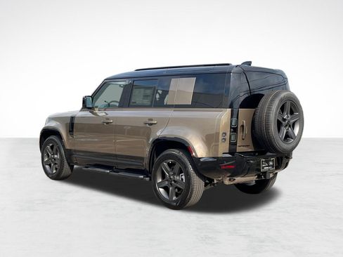 Used 2026 Land Rover Defender 110 X-Dynamic SE AWD/4WD image 3