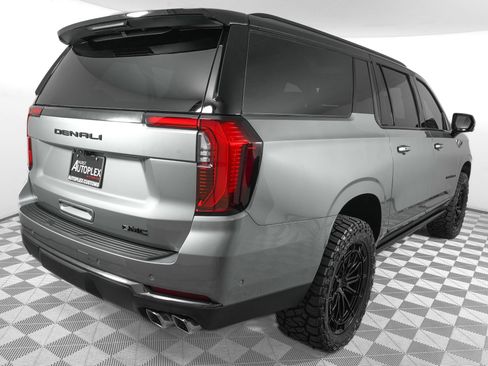 Used 2026 GMC Yukon XL Denali Ultimate w/ LPO, Floor Liner Package AWD/4WD image 5