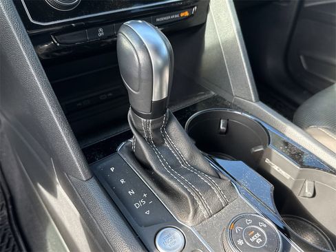 Used 2023 Volkswagen Atlas Cross Sport SEL Premium R-Line image 19