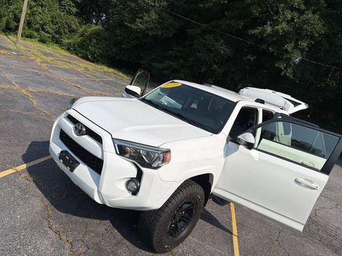 Used 2019 Toyota 4Runner SR5 RWD image 26
