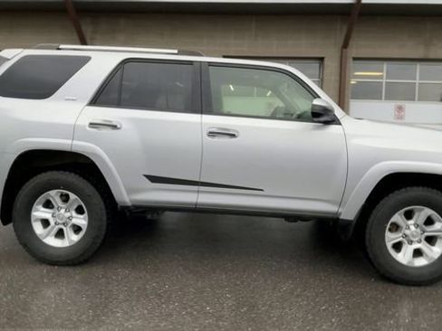 Certified 2019 Toyota 4Runner SR5 image 9