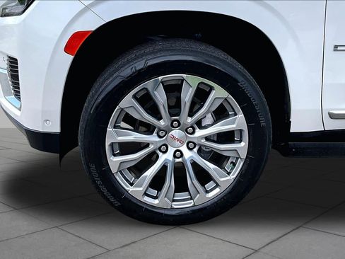 Used 2023 GMC Yukon Denali w/ Denali Reserve Package AWD/4WD image 11