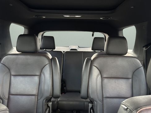 Used 2022 Chevrolet Traverse High Country w/ LPO, "Hit The Road" Package AWD/4WD image 16