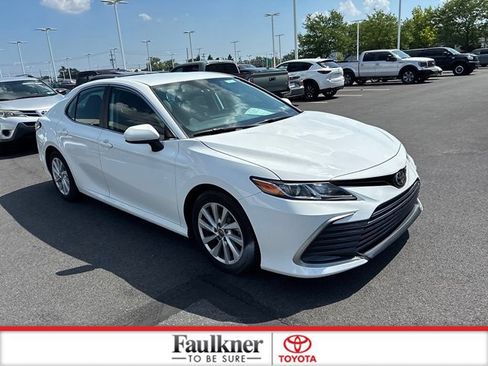 Used 2022 Toyota Camry LE FWD image 2