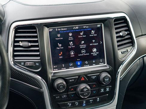 Used 2018 Jeep Grand Cherokee SRT image 21