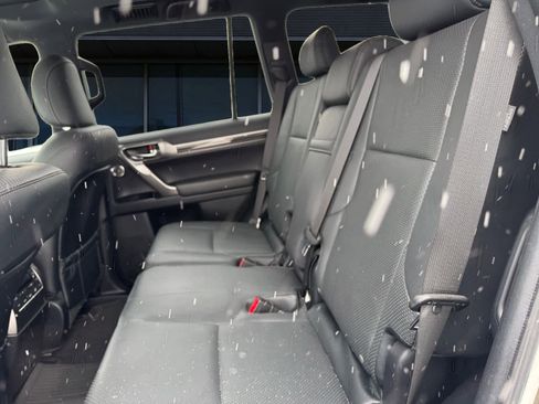 Used 2022 Lexus GX 460 Luxury image 16