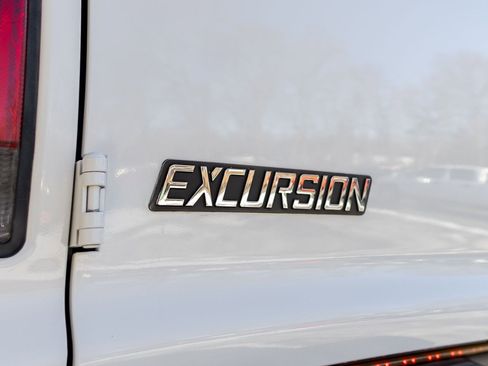 Used 2005 Ford Excursion Eddie Bauer image 39