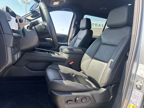 Used 2025 Chevrolet Tahoe Z71 image 18