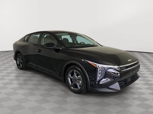 Used 2025 Kia K4 FWD image 2