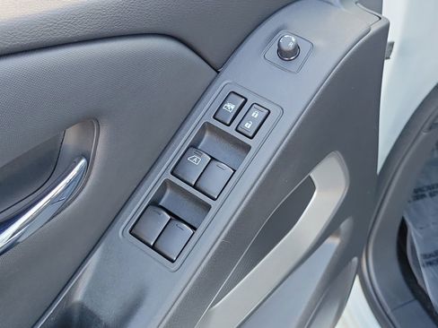 Used 2023 Nissan Frontier SV w/ Tow Package image 14