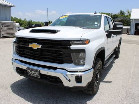 Used 2025 Chevrolet Silverado 2500 W/T w/ WT/CX Safety Package AWD/4WD image 3