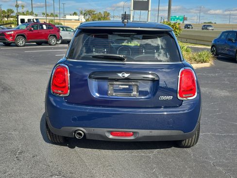 Used 2016 MINI Cooper 2-Door Hardtop image 5