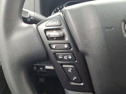 Used 2022 Nissan Frontier SV w/ Technology Package image 23