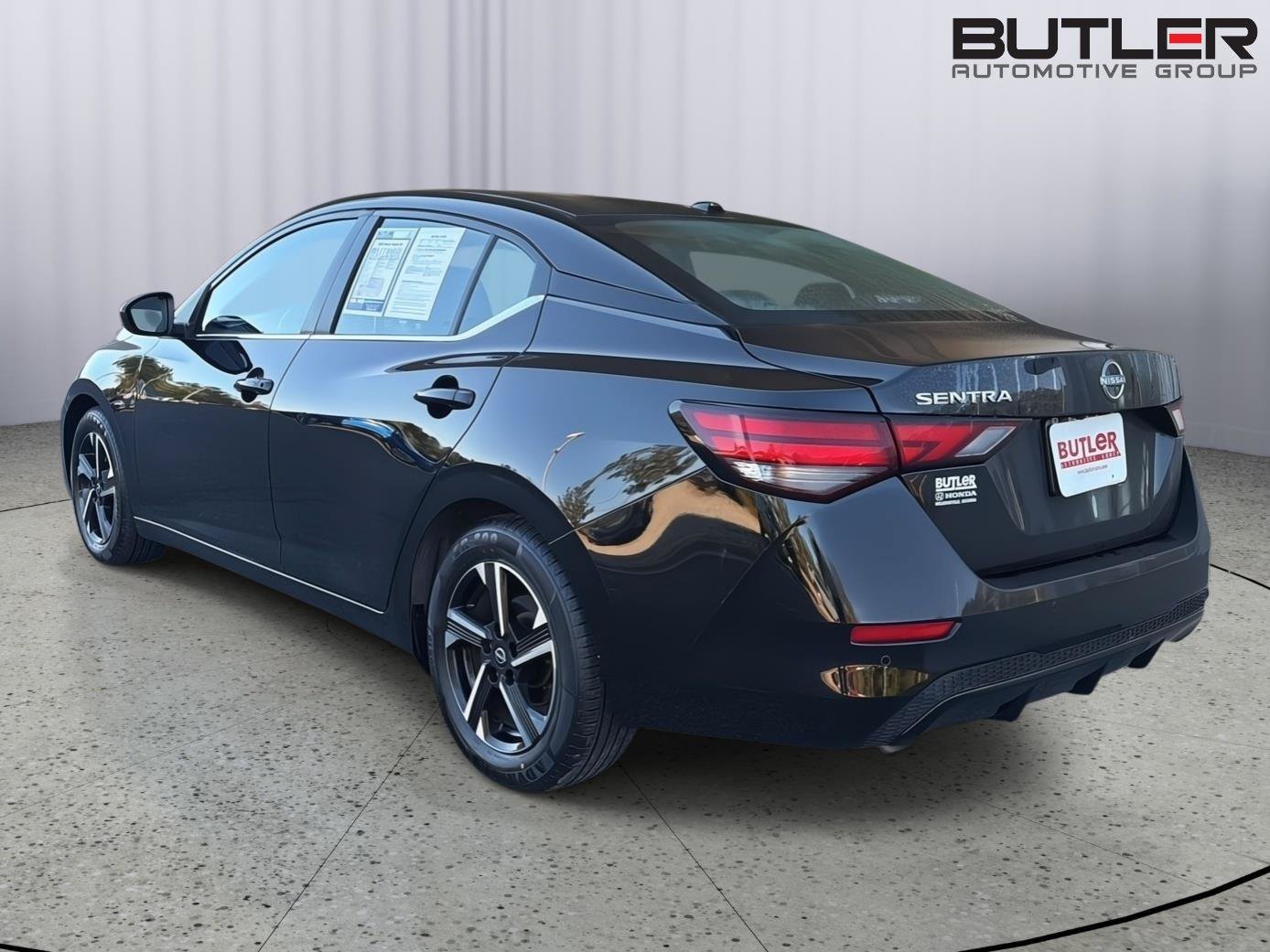 Used 2025 Nissan Sentra SV FWD image 4