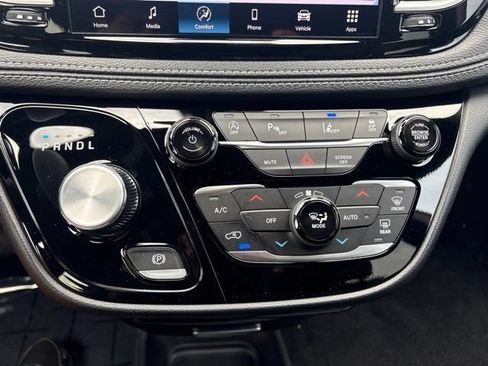 New 2027 Chrysler Pacifica Select AWD/4WD image 40