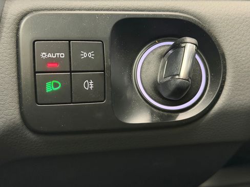 Certified 2023 Porsche Cayenne AWD/4WD image 19