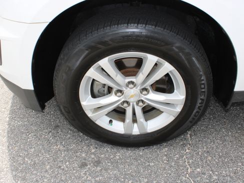 Used 2017 Chevrolet Equinox LS FWD image 11