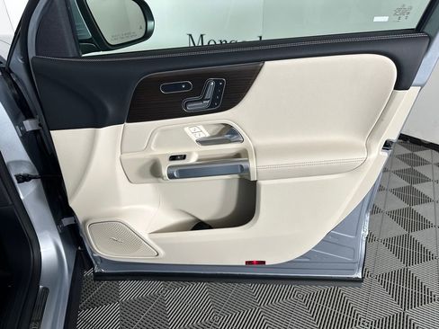 New 2026 Mercedes-Benz GLB 250 image 15