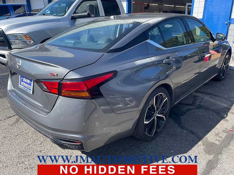Used 2024 Nissan Altima 2.5 SR FWD image 3