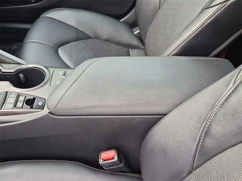 Used 2022 Toyota Camry XSE image 20