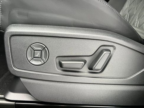 New 2025 Audi SQ5 Premium Plus image 23