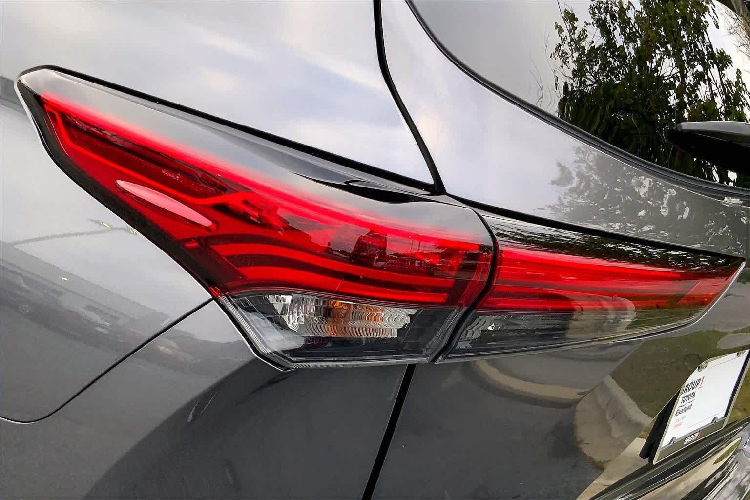 Used 2023 Toyota Highlander XLE FWD image 25