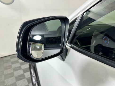 Used 2022 Toyota RAV4 LE AWD/4WD image 10