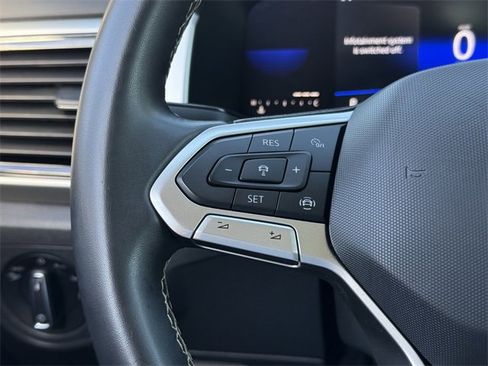 Certified 2022 Volkswagen Atlas SE w/ Panoramic Sunroof Package image 11