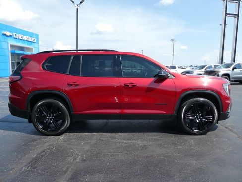Used 2025 GMC Acadia Elevation w/ Elevation Premium Package FWD image 4