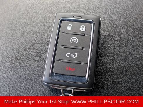 Used 2025 Jeep Grand Cherokee L Limited w/ Luxury Tech Group II AWD/4WD image 29